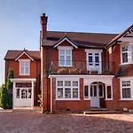 Highclere Hotel